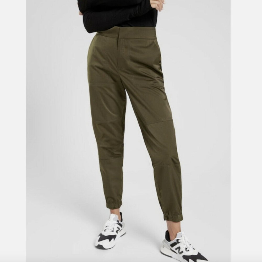 Athleta Radiant Jogger pant Olive green NWT Size 8